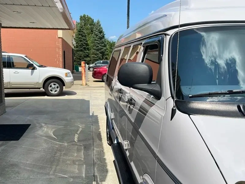 1999 Dodge Ram Van - Image 7 of 31