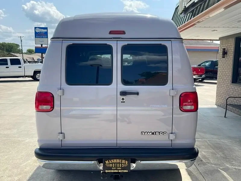 1999 Dodge Ram Van - Image 12 of 31