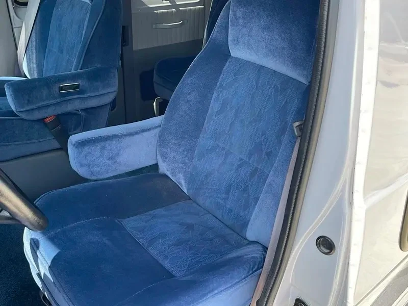 1999 Dodge Ram Van - Image 24 of 31