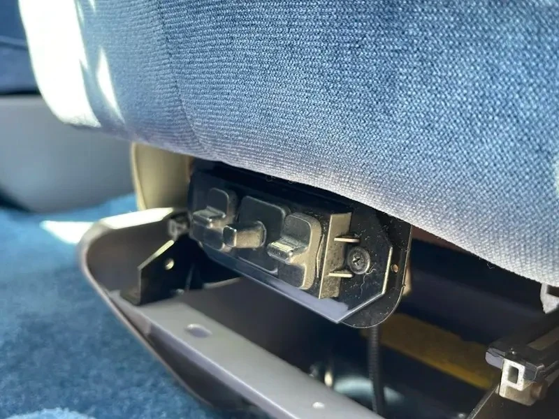 1999 Dodge Ram Van - Image 28 of 31