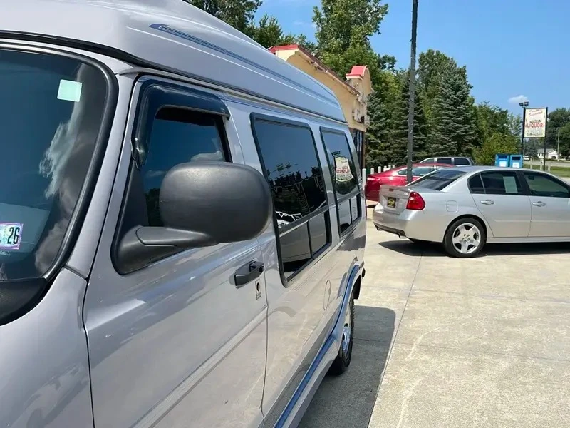1999 Dodge Ram Van - Image 3 of 31