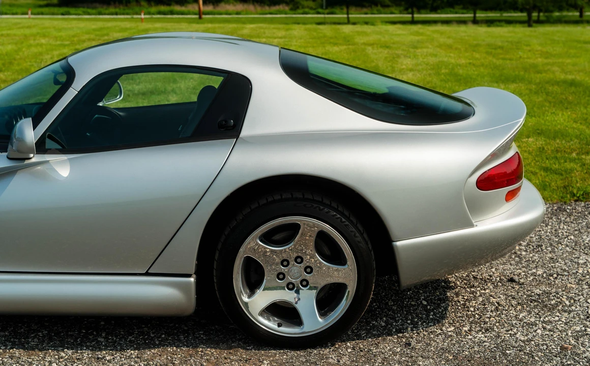 1999 Dodge Viper GTS 2nd Gen - Image 25 of 31