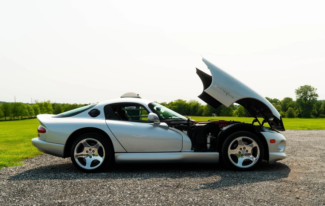 1999 Dodge Viper GTS 2nd Gen - Image 13 of 31