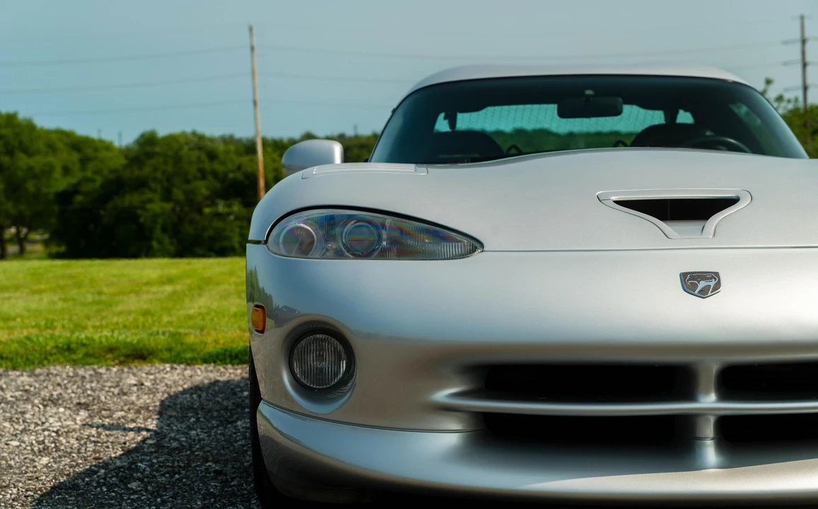 1999 Dodge Viper GTS 2nd Gen - Image 17 of 31
