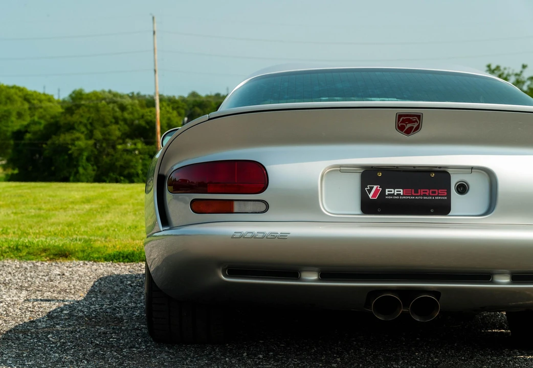 1999 Dodge Viper GTS 2nd Gen - Image 28 of 31