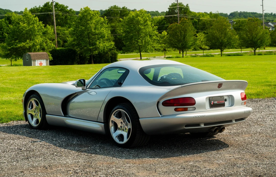1999 Dodge Viper GTS 2nd Gen - Image 11 of 31