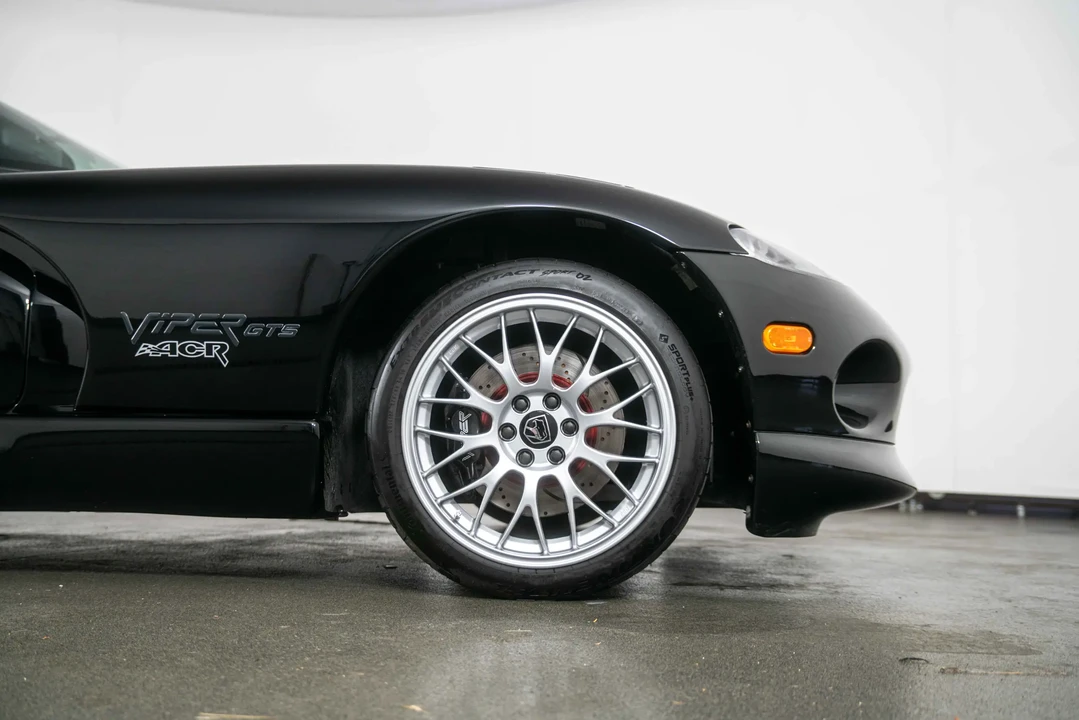 1999 Dodge Viper GTS 2nd Gen - Image 11 of 31