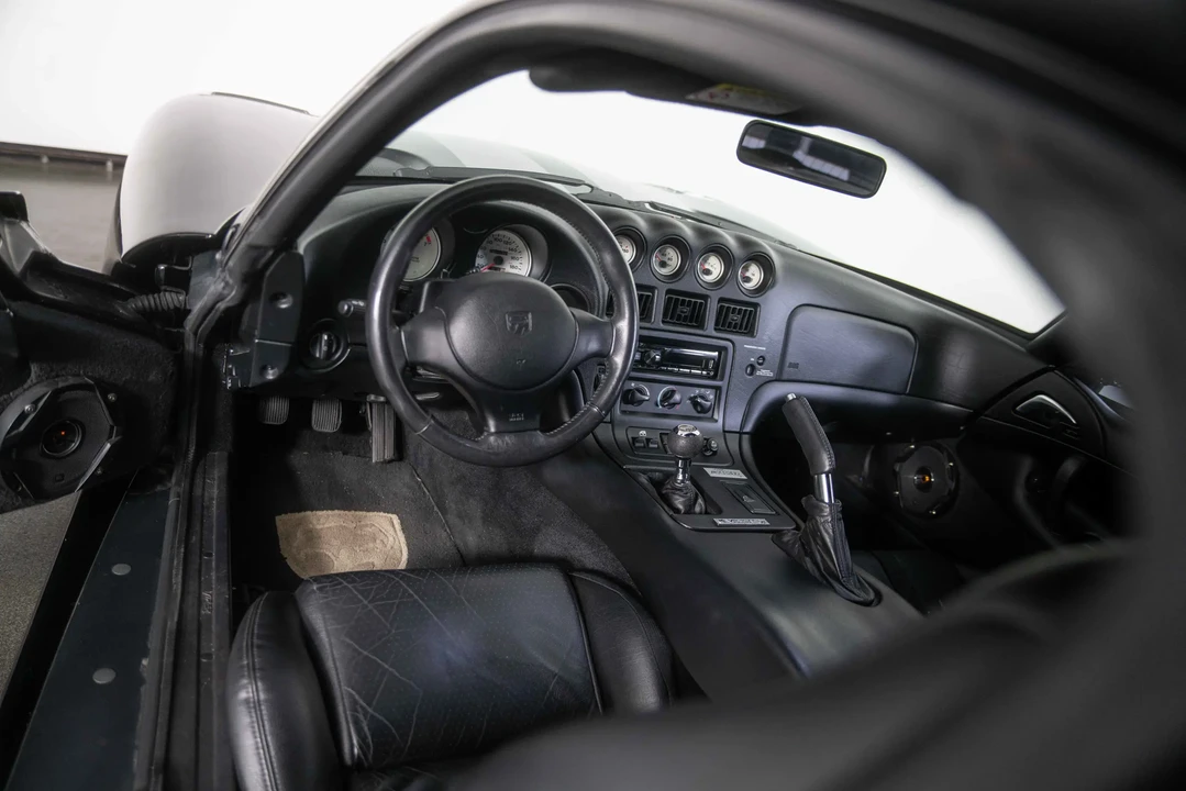 1999 Dodge Viper GTS 2nd Gen - Image 15 of 31
