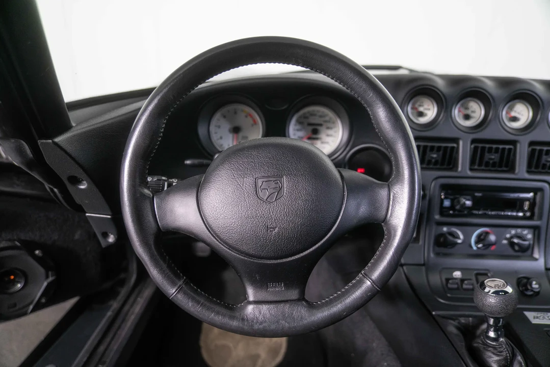 1999 Dodge Viper GTS 2nd Gen - Image 16 of 31