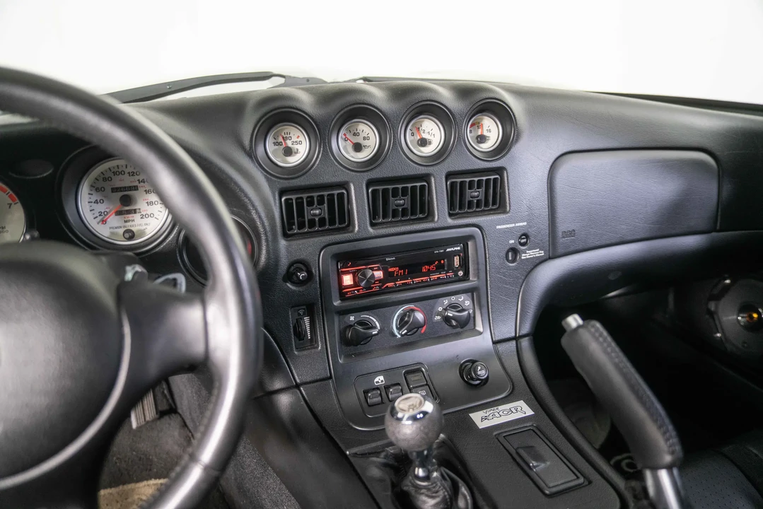 1999 Dodge Viper GTS 2nd Gen - Image 18 of 31