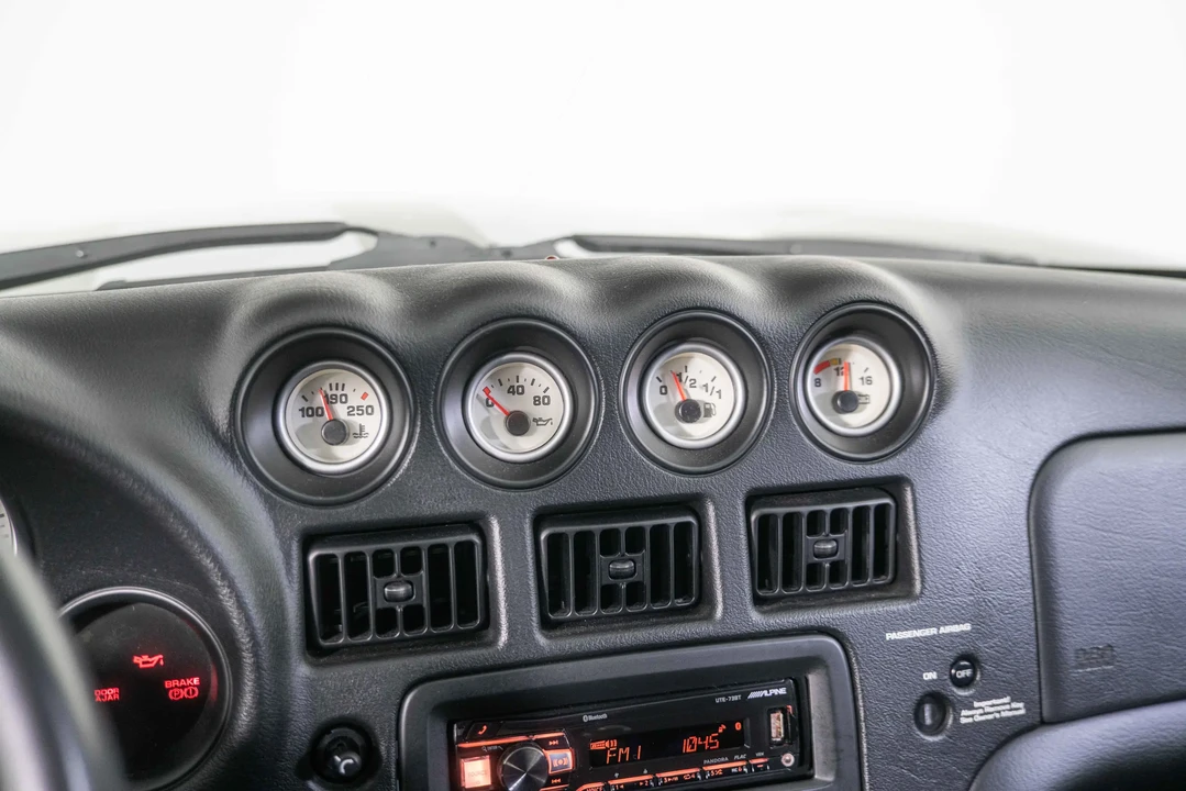 1999 Dodge Viper GTS 2nd Gen - Image 19 of 31