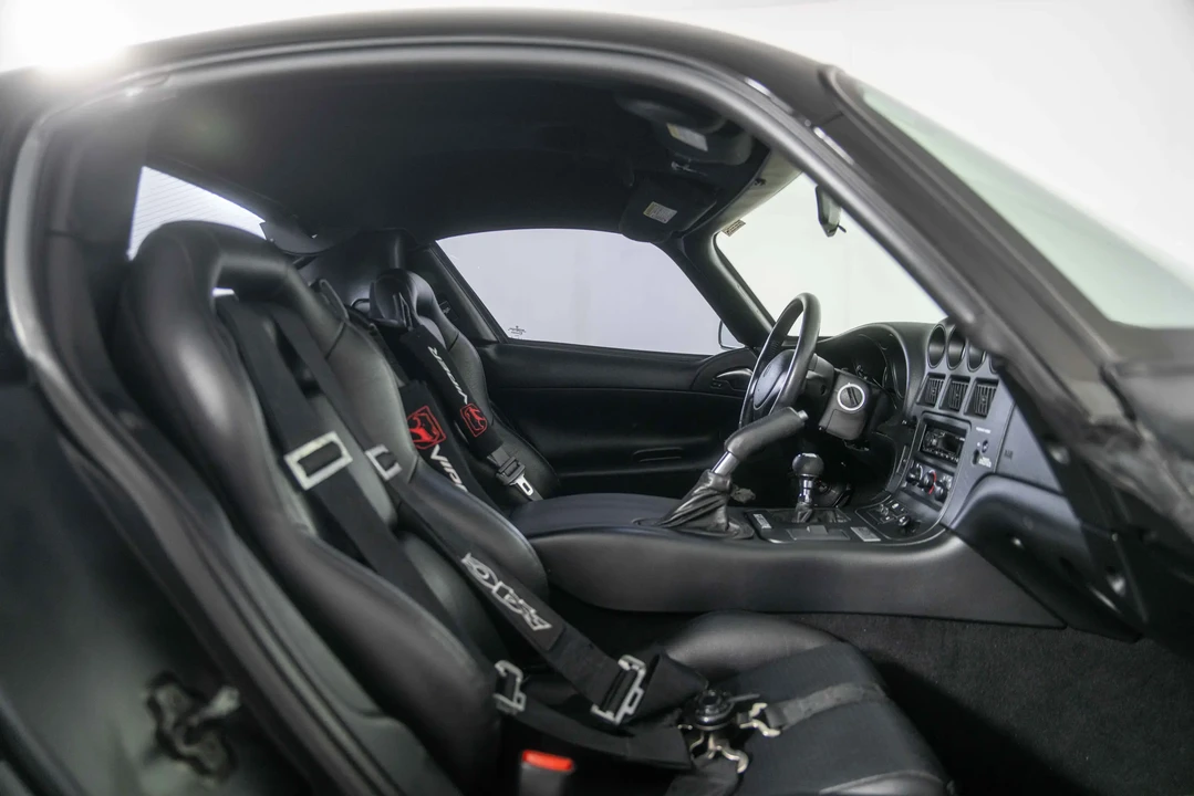 1999 Dodge Viper GTS 2nd Gen - Image 26 of 31