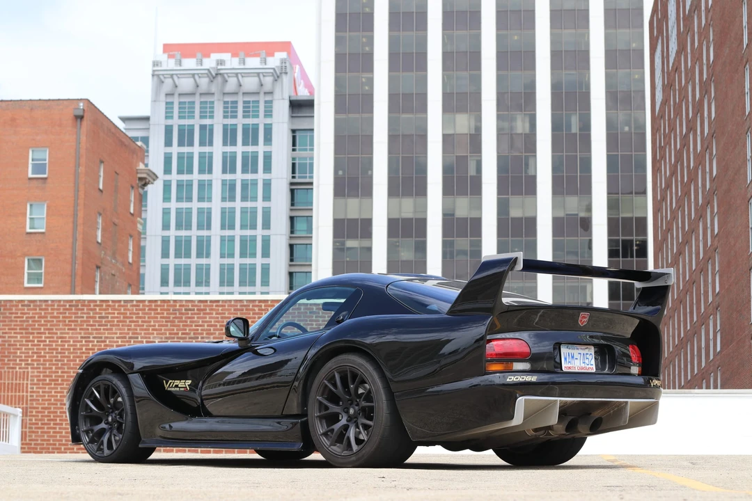 1999 Dodge Viper GTS 2nd Gen - Image 11 of 31