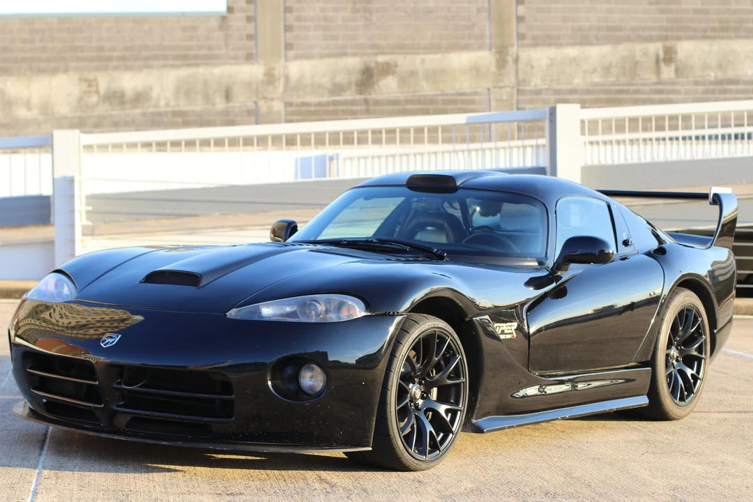 1999 Dodge Viper GTS 2nd Gen - Image 17 of 31