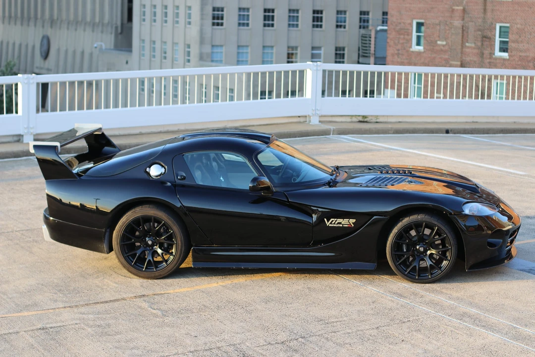 1999 Dodge Viper GTS 2nd Gen - Image 30 of 31