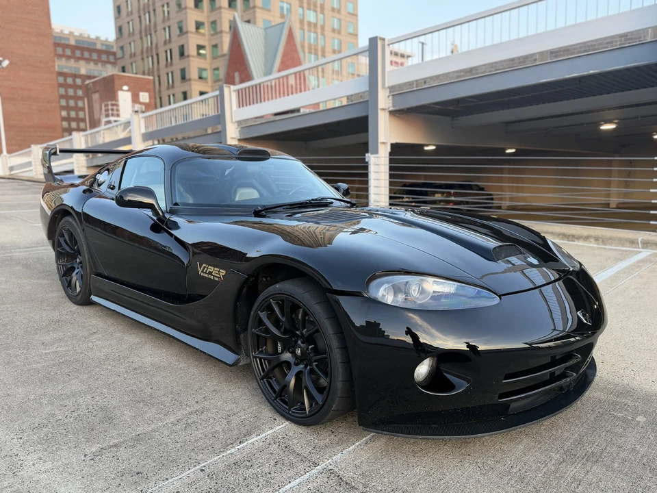 1999 Dodge Viper GTS 2nd Gen - Image 25 of 31