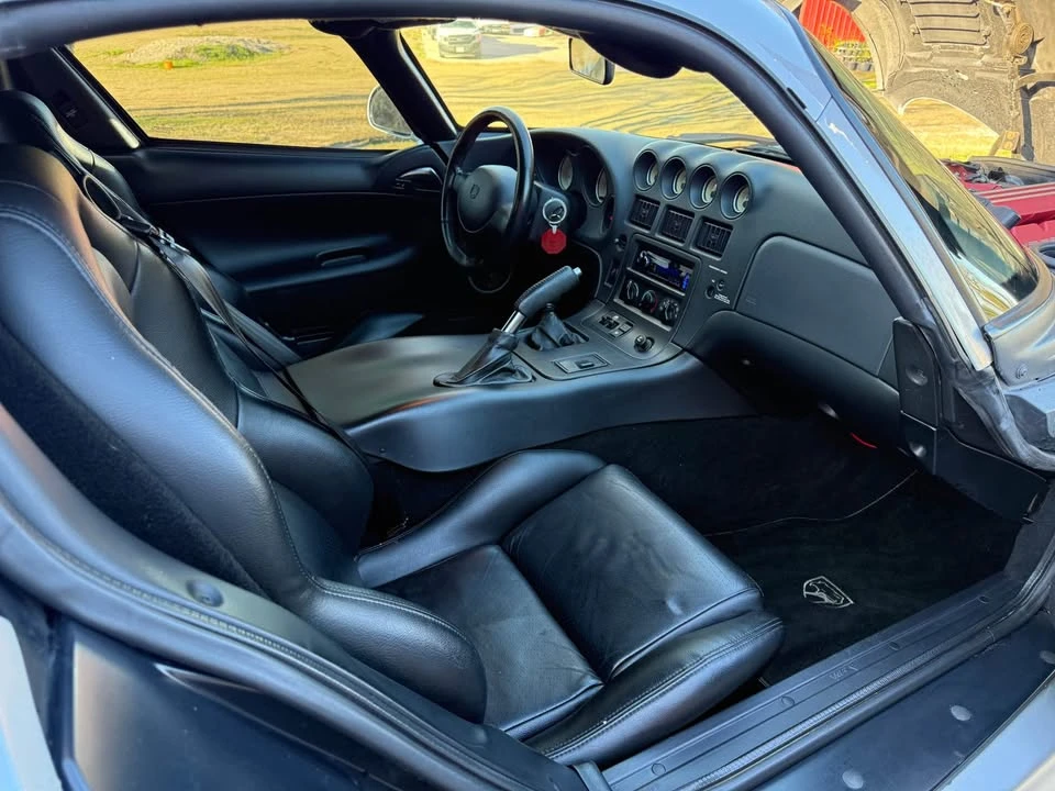 1999 Dodge Viper GTS 2nd Gen - Image 16 of 18