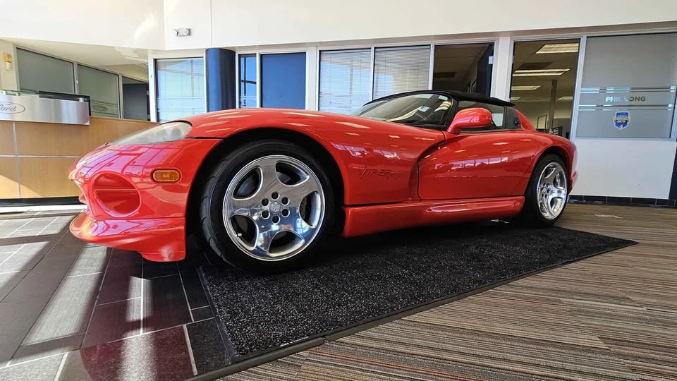 1999 Dodge Viper 2nd Gen - Image 2 of 7