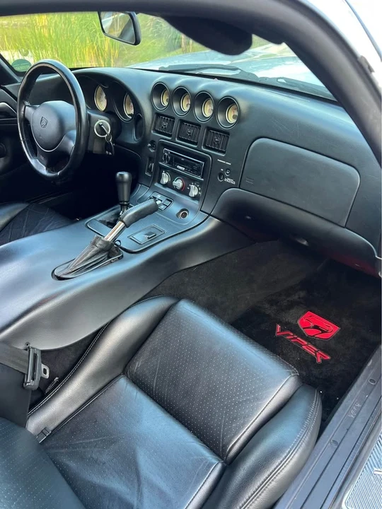 1999 Dodge Viper GTS 2nd Gen - Image 14 of 20