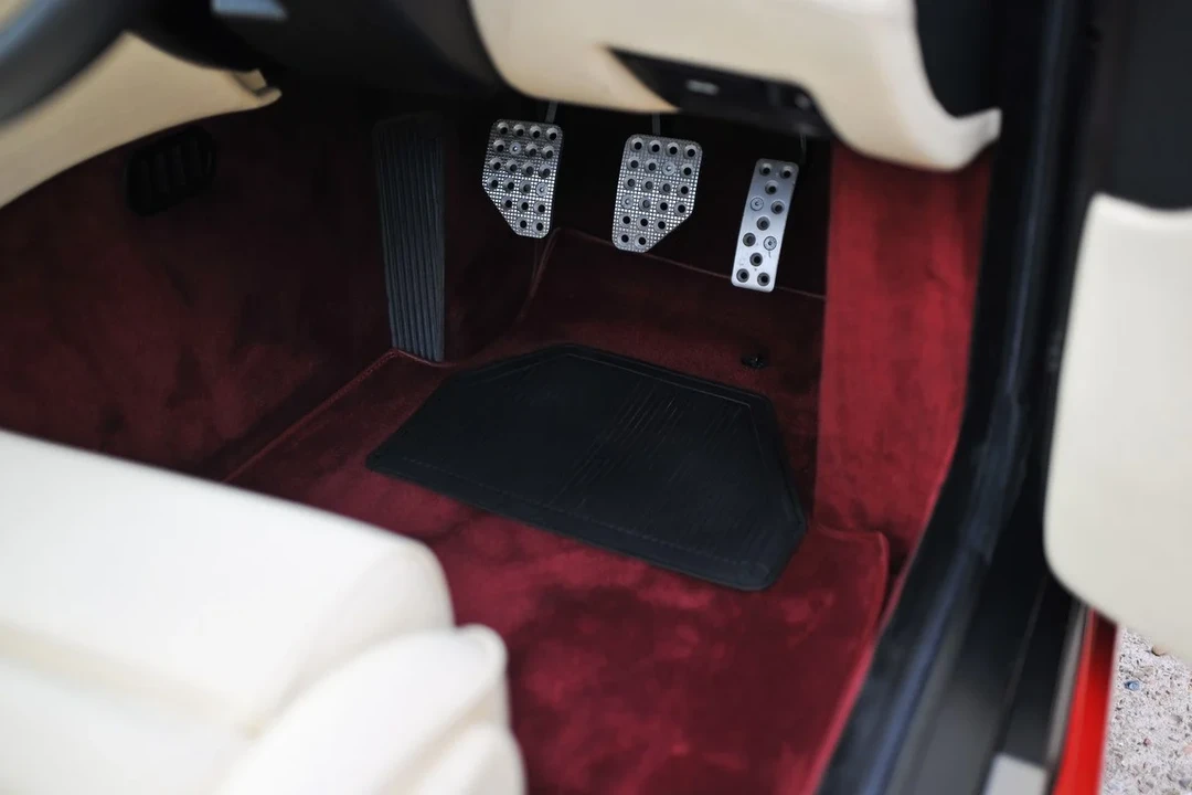 1999 Ferrari 550 Maranello - Image 17 of 30