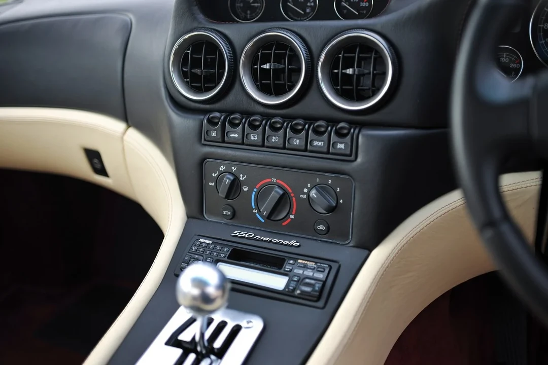 1999 Ferrari 550 Maranello - Image 18 of 30