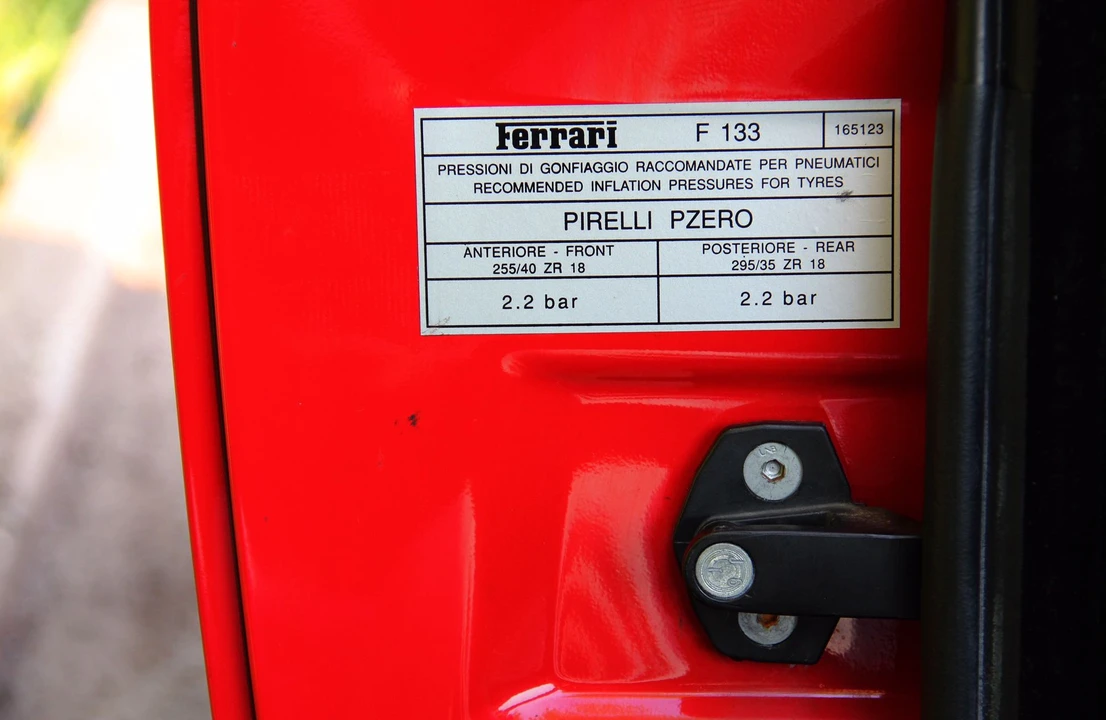 1999 Ferrari 550 Maranello - Image 18 of 19