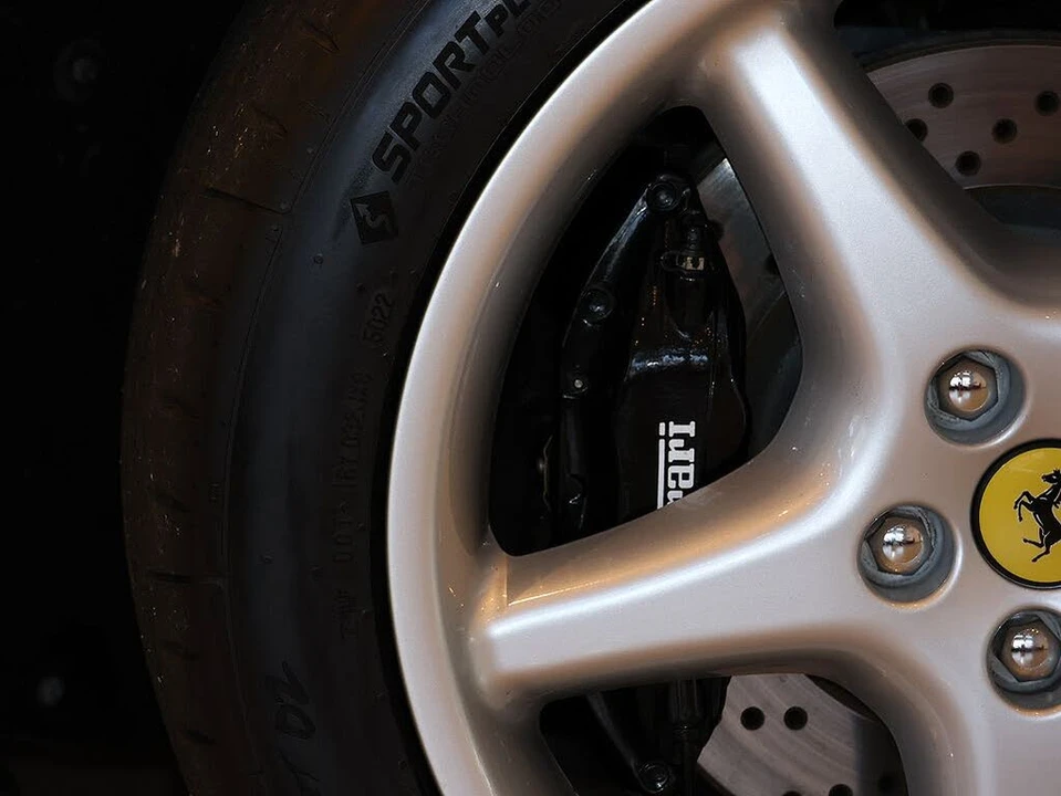 1999 Ferrari 550 Maranello - Image 10 of 31