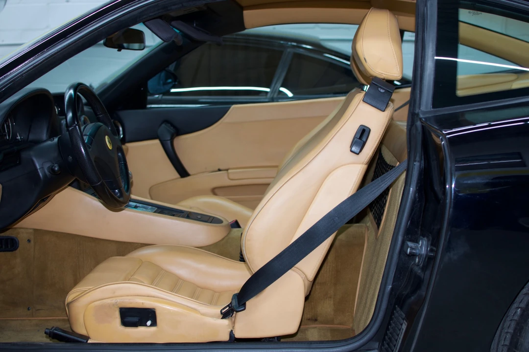1999 Ferrari 550 Maranello - Image 27 of 31