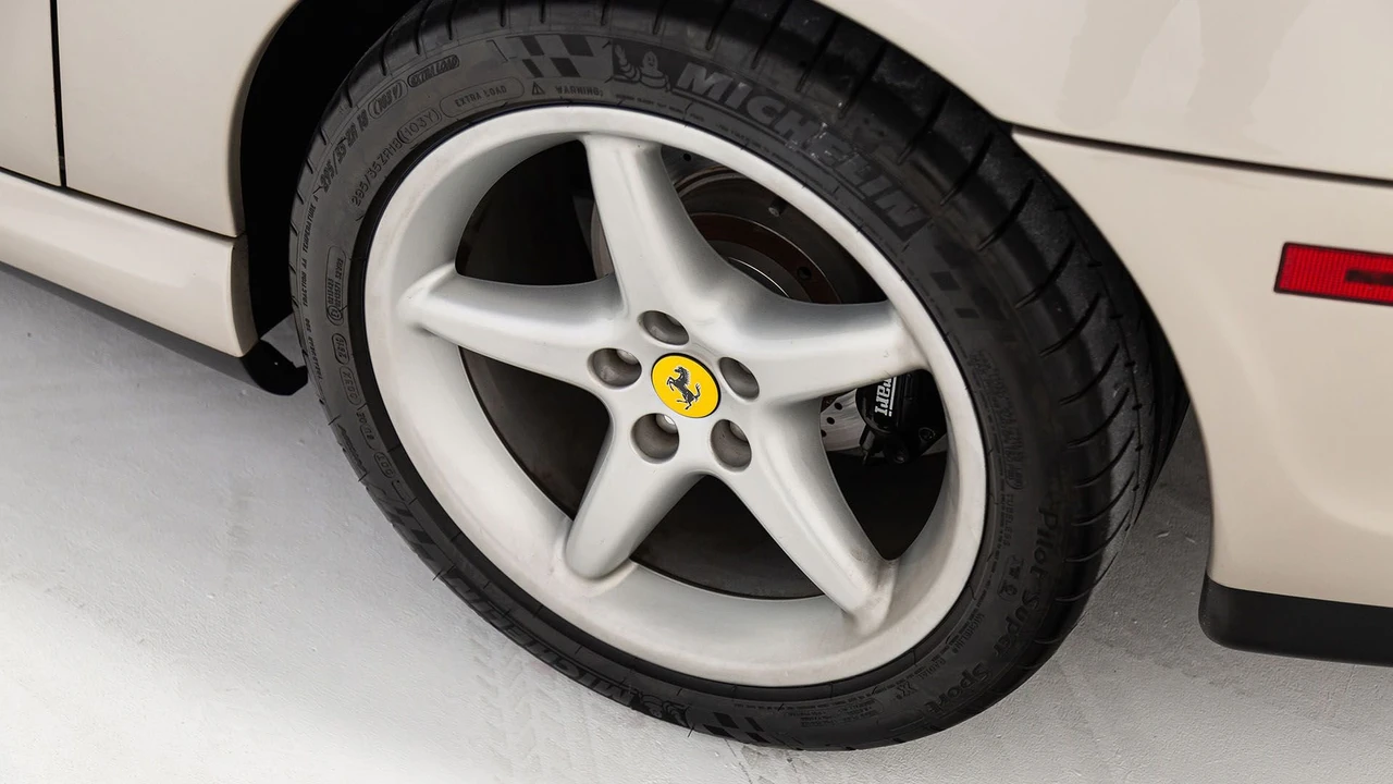 1999 Ferrari 550 Maranello - Image 17 of 31