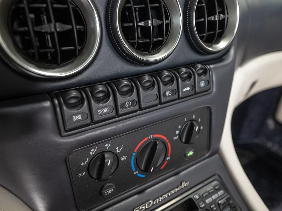 1999 Ferrari 550 Maranello - Image 27 of 31