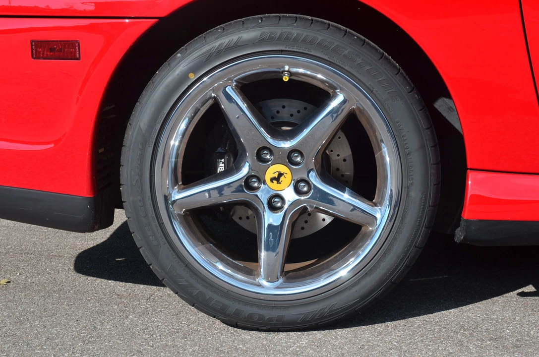 1999 Ferrari 550 Maranello - Image 24 of 31