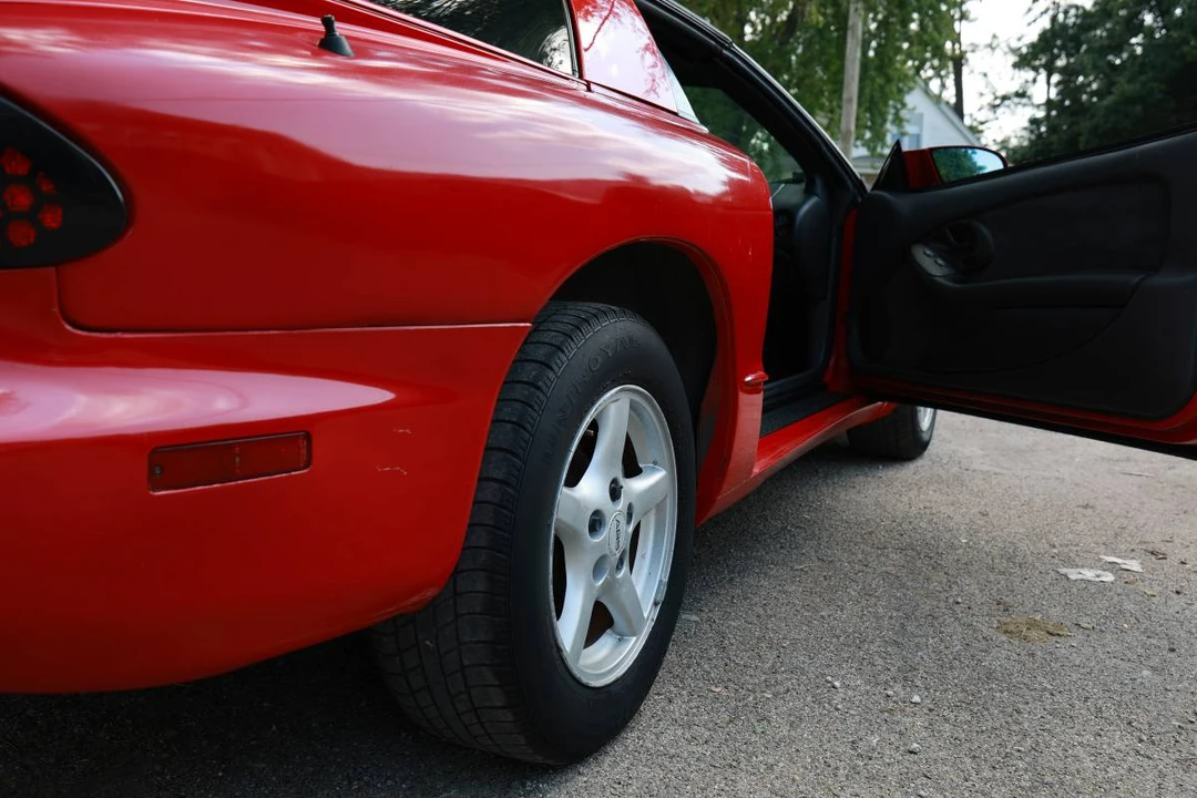 1999 Pontiac Firebird 4th Gen - Image 11 of 24