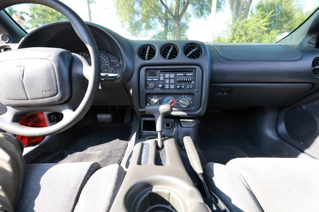 1999 Pontiac Firebird 4th Gen - Image 16 of 24