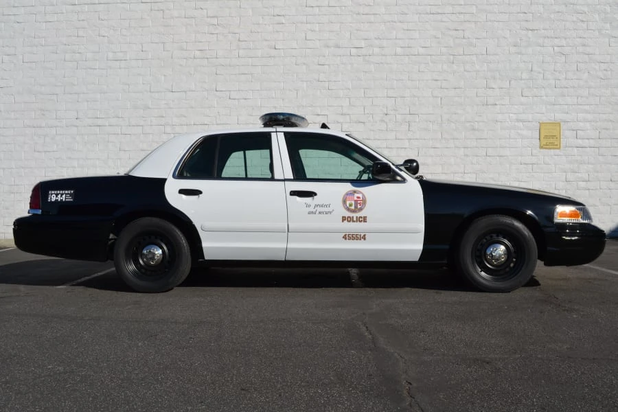 1999 Ford Crown Victoria - Image 2 of 12