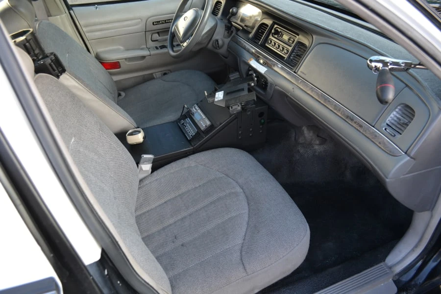 1999 Ford Crown Victoria - Image 5 of 12