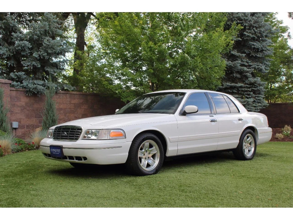 1999 Ford Crown Victoria - Image 11 of 31
