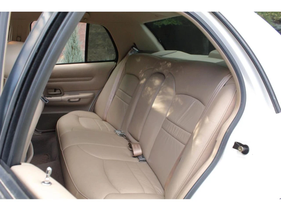 1999 Ford Crown Victoria - Image 9 of 31