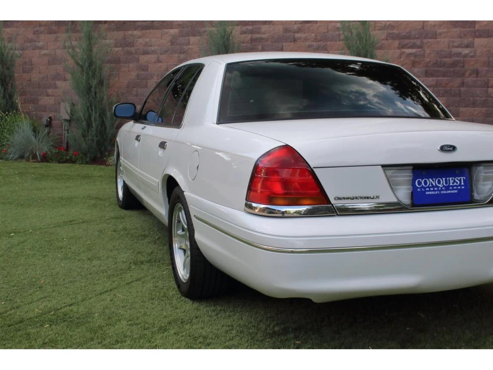 1999 Ford Crown Victoria - Image 29 of 31