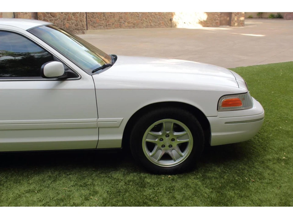 1999 Ford Crown Victoria - Image 17 of 31