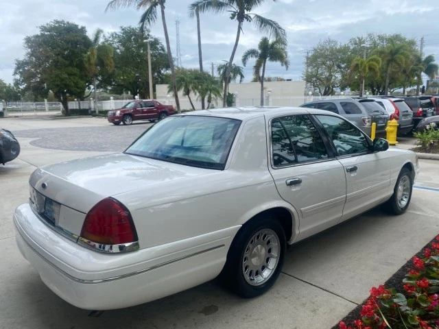 1999 Ford Crown Victoria - Image 8 of 21