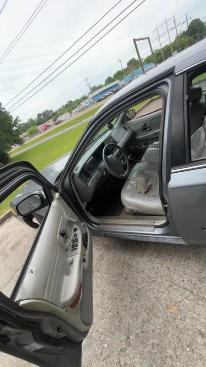 1999 Ford Crown Victoria - Image 4 of 8