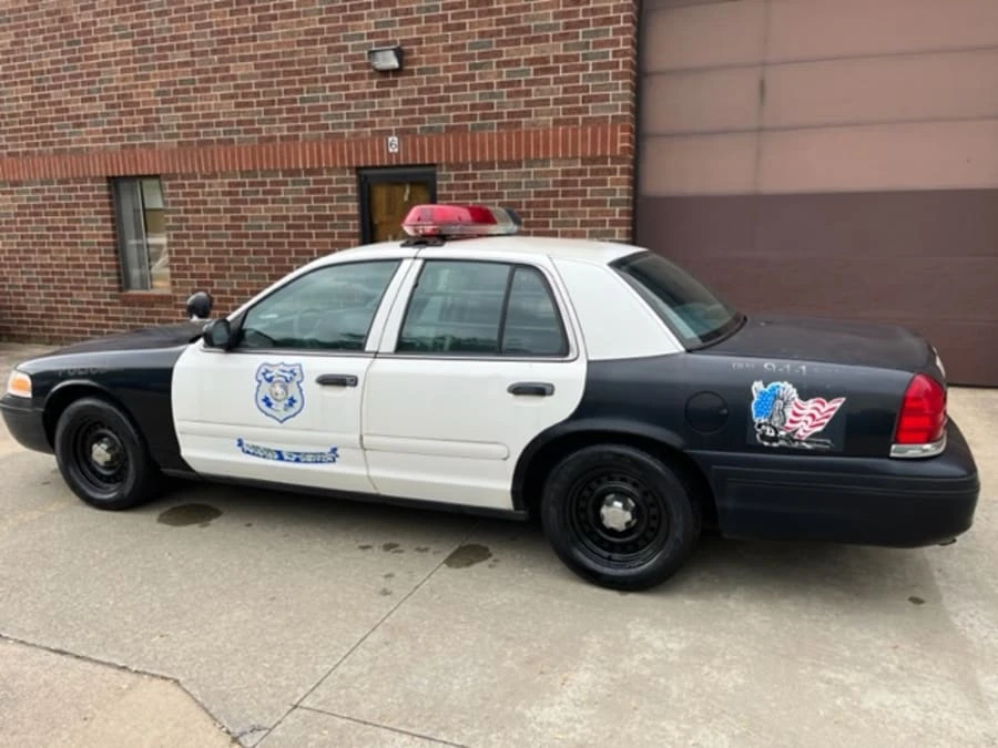 1999 Ford Crown Victoria - Image 10 of 16
