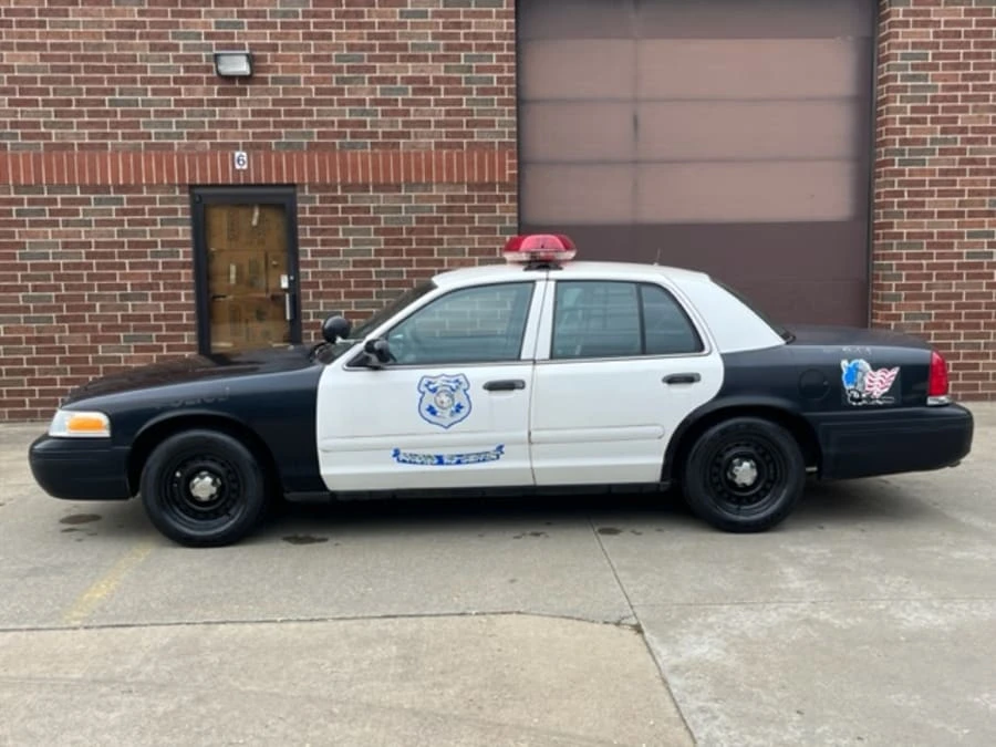 1999 Ford Crown Victoria - Image 2 of 16
