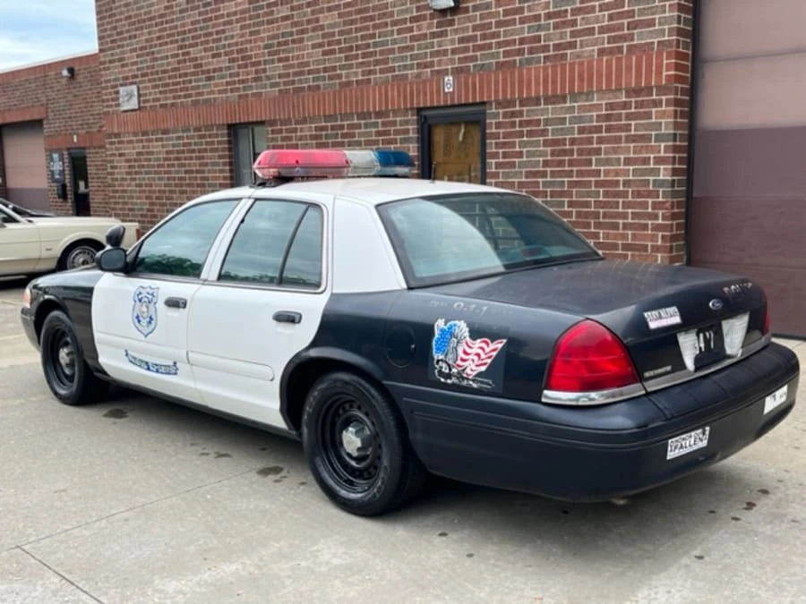 1999 Ford Crown Victoria - Image 3 of 16