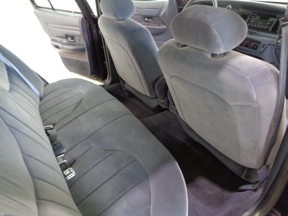 1999 Ford Crown Victoria - Image 17 of 21