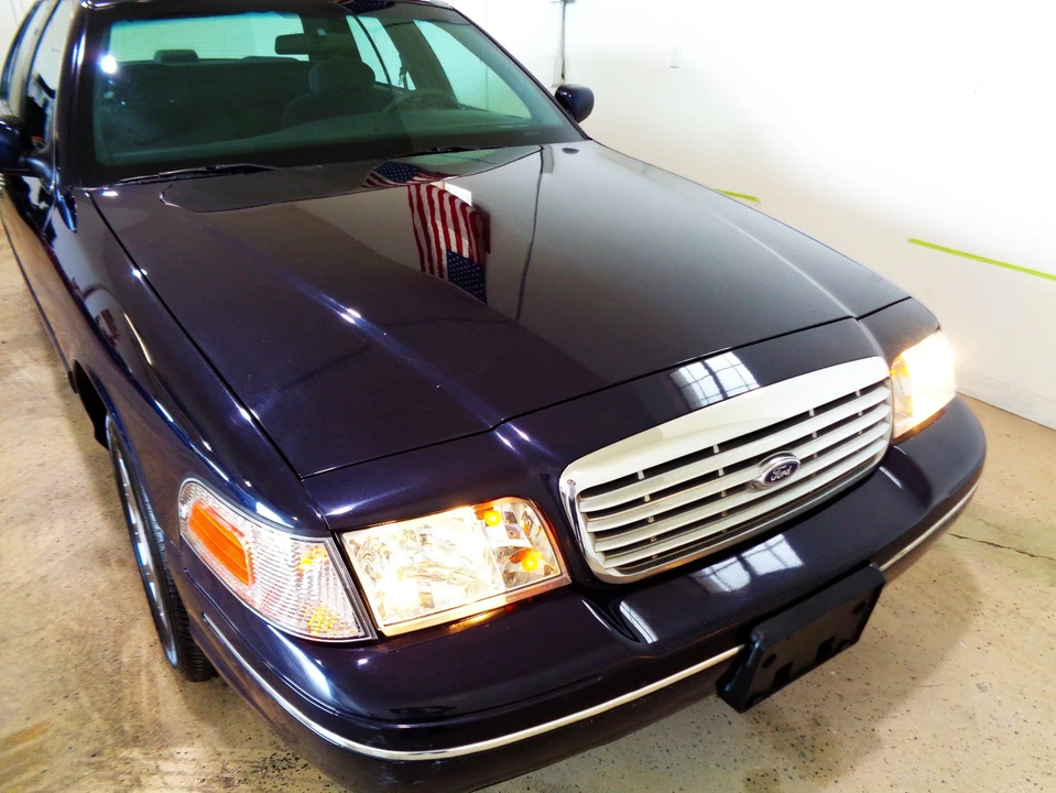 1999 Ford Crown Victoria - Image 8 of 21