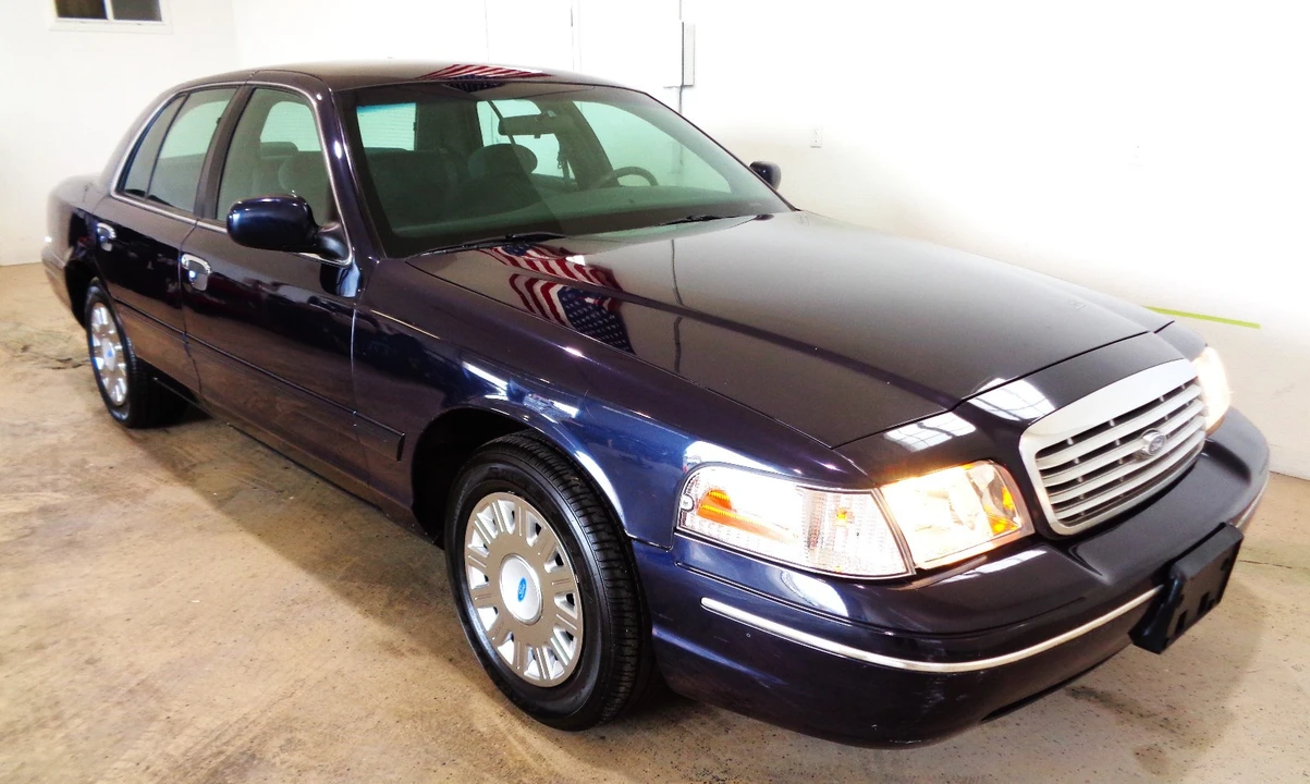 1999 Ford Crown Victoria - Image 2 of 21