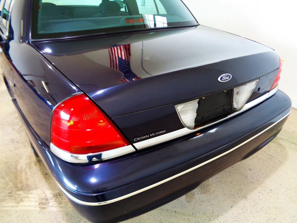 1999 Ford Crown Victoria - Image 11 of 21