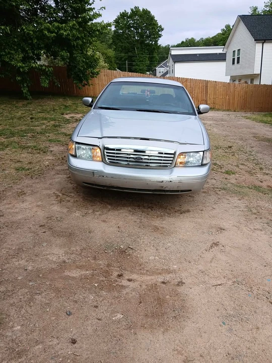 1999 Ford Crown Victoria - Image 5 of 10