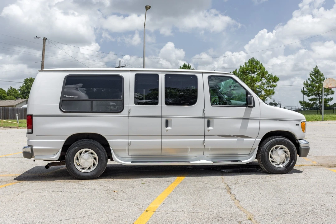 1999 Ford Econoline Van - Image 4 of 31